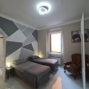Ampio Con 2 Posti Auto E Cortile Appartement