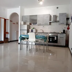 Apartment Airport House Mariel, Genoa
